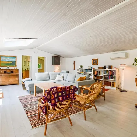 4 Bedroom Gorgeous In *