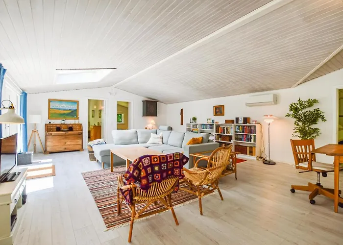 4 Bedroom Gorgeous In *