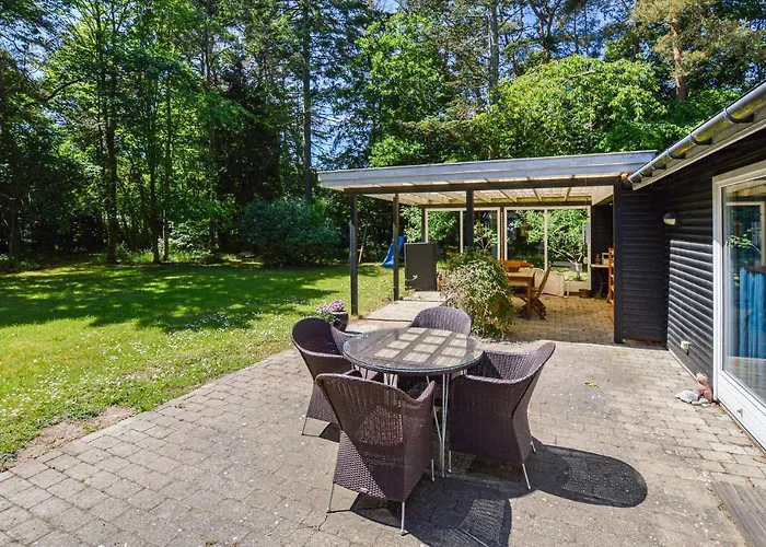 4 Bedroom Gorgeous In Ferienhaus *