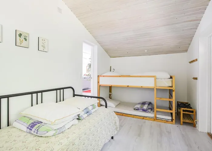 4 Bedroom Gorgeous In Ferienhaus