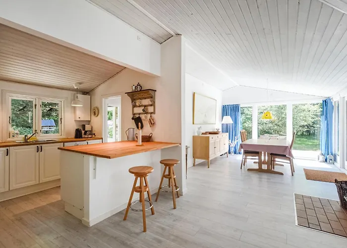 Дом отдыха 4 Bedroom Gorgeous In